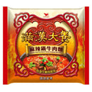 統一滿漢大餐麻辣鍋牛肉麵包裝，紅金色調，中央有辣湯牛肉麵圖案.