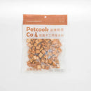 透明封口袋裝花椰菜雞塊，袋身橘白色標籤，標有品牌與產品資訊.