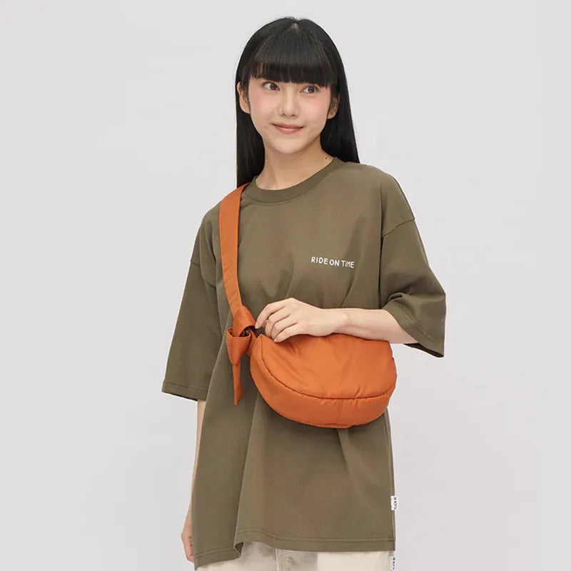 【Plain-me】寬帶雲朵小型半月包 (下單後5-7個工作天出貨)