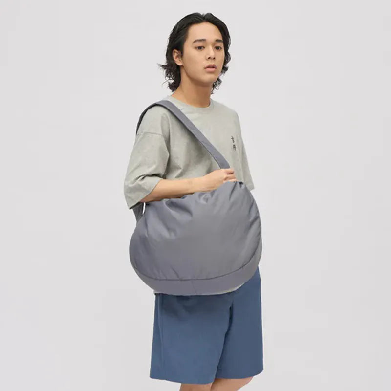 【Plain-me】寬帶雲朵大型半月包 (下單後5-7個工作天出貨)