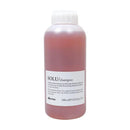 Davines SOLU 深層清潔洗髮露，透明淡粉色液體，1000ml塑膠瓶装.