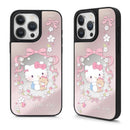 淡粉色磁吸鏡面iPhone15 Pro手機殼，Hello Kitty抱熊造型及立體蝴蝶結裝飾.