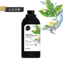 黑色瓶身三合一洗髮沐浴露，標示沁涼茶樹，清爽深層潔膚配方.