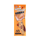 橘色包裝超狗能量棒，南瓜雞肉口味，包裝正面印有狗狗漫畫與骨頭圖案.